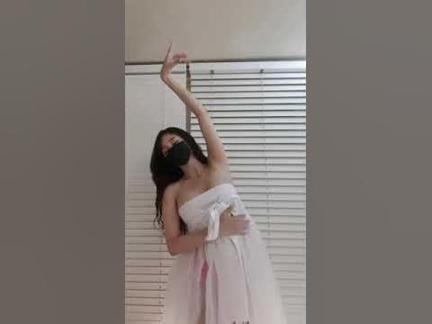 Gái Xinh TV - gái xinh nhật bản múa dẻo để lộ hàng