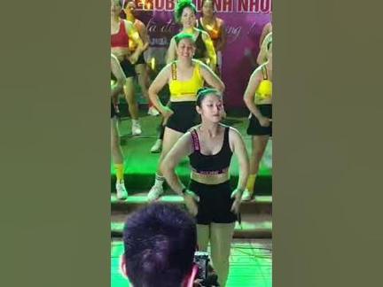 gái xinh hàn Quốc Nhảy Aerobic cùng việt Nam
